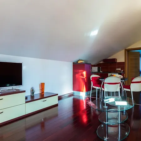 Elegant And Lavish Leisure With Outdoor Pool * 자다르