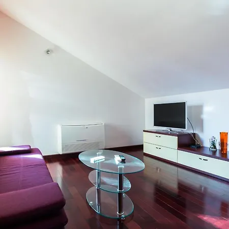 아파트 Elegant And Lavish Leisure With Outdoor Pool *