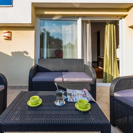 아파트 Elegant And Lavish Leisure With Outdoor Pool *