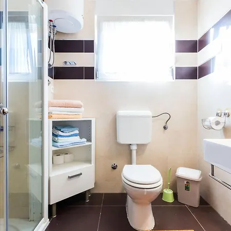 아파트 Elegant And Lavish Leisure With Outdoor Pool *