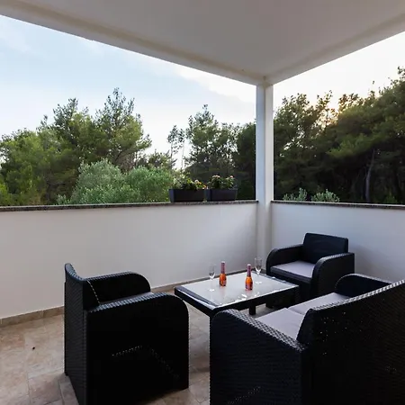 Apartman Elegant And Lavish Leisure With Outdoor Pool *