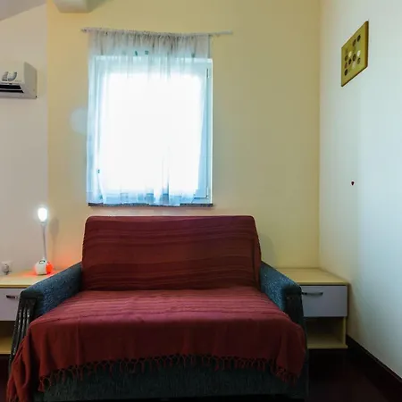Elegant And Lavish Leisure With Outdoor Pool Apartamento Zadar