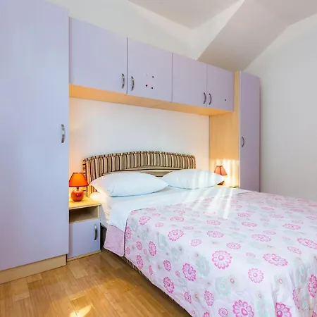 Elegant And Lavish Leisure With Outdoor Pool *