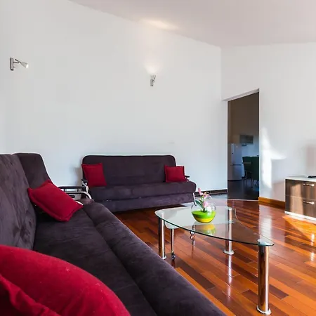 Apartment Elegant And Lavish Leisure With Outdoor Pool
