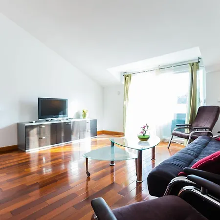 Elegant And Lavish Leisure With Outdoor Pool Apartman *