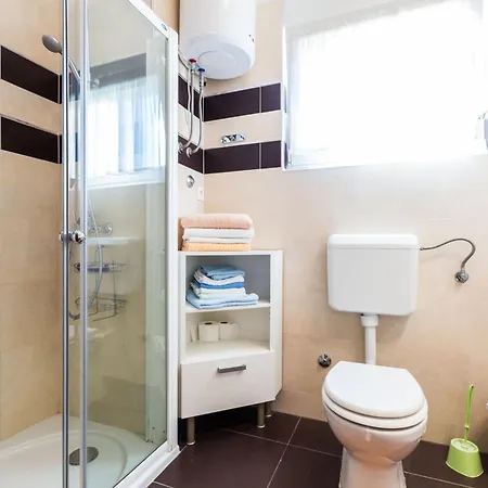 Elegant And Lavish Leisure With Outdoor Pool Zadar